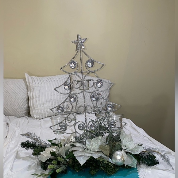 Silver Holiday Tree Decoration- 5 candle holder pre -owned with free gift - Picture 14 of 17